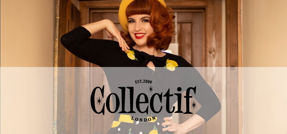 Collectif Eine Frau trägt einen Rock mit Zitronenprint und einen passenden Cardigan, Logo der Marke Collectif